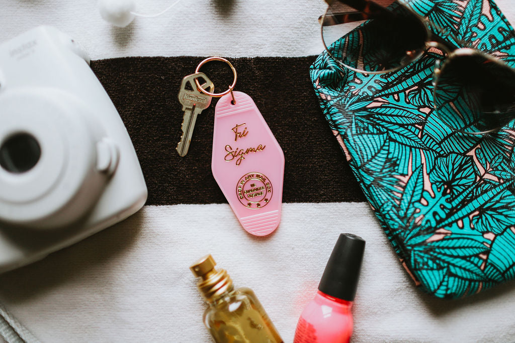 Tri Sigma Vintage Motel Keychain